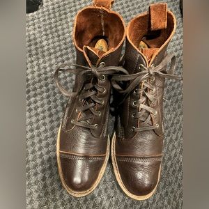 Men’s Allen- Edmonds brown boots. Size -10.5 Used but still in great condition.